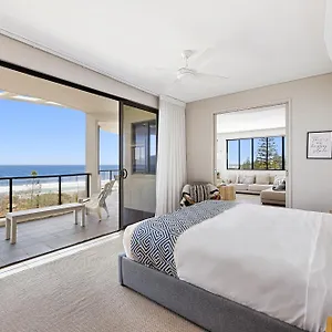 **** Resort Meridian Alex Beach Australia